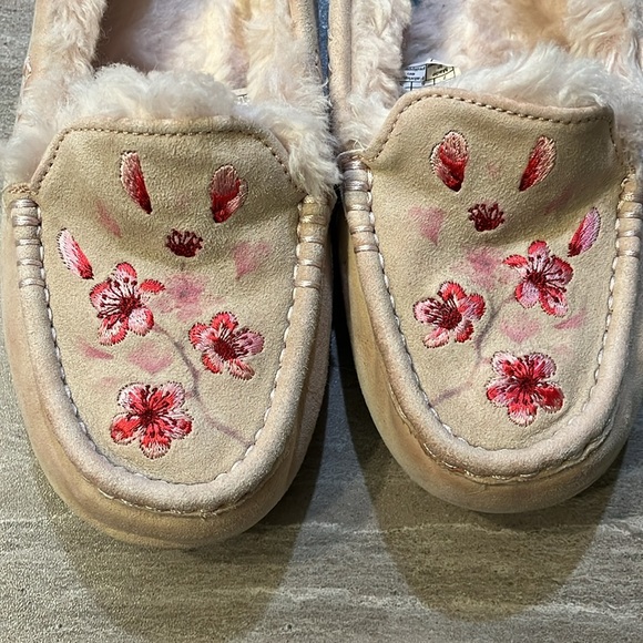 UGG Ansley Blossom Suede Moccasin Slipper - Picture 3 of 12